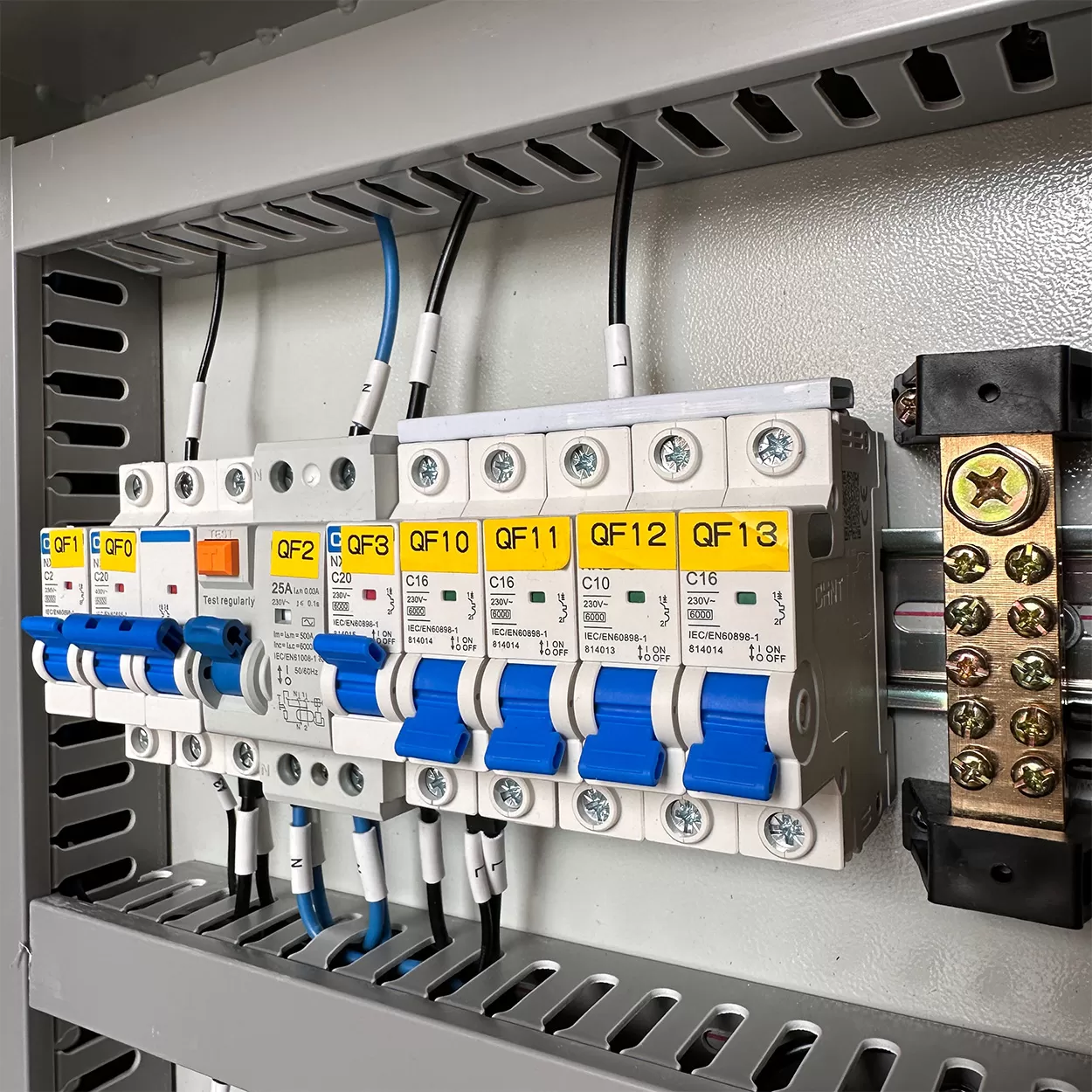 Distribution-Panel-4
